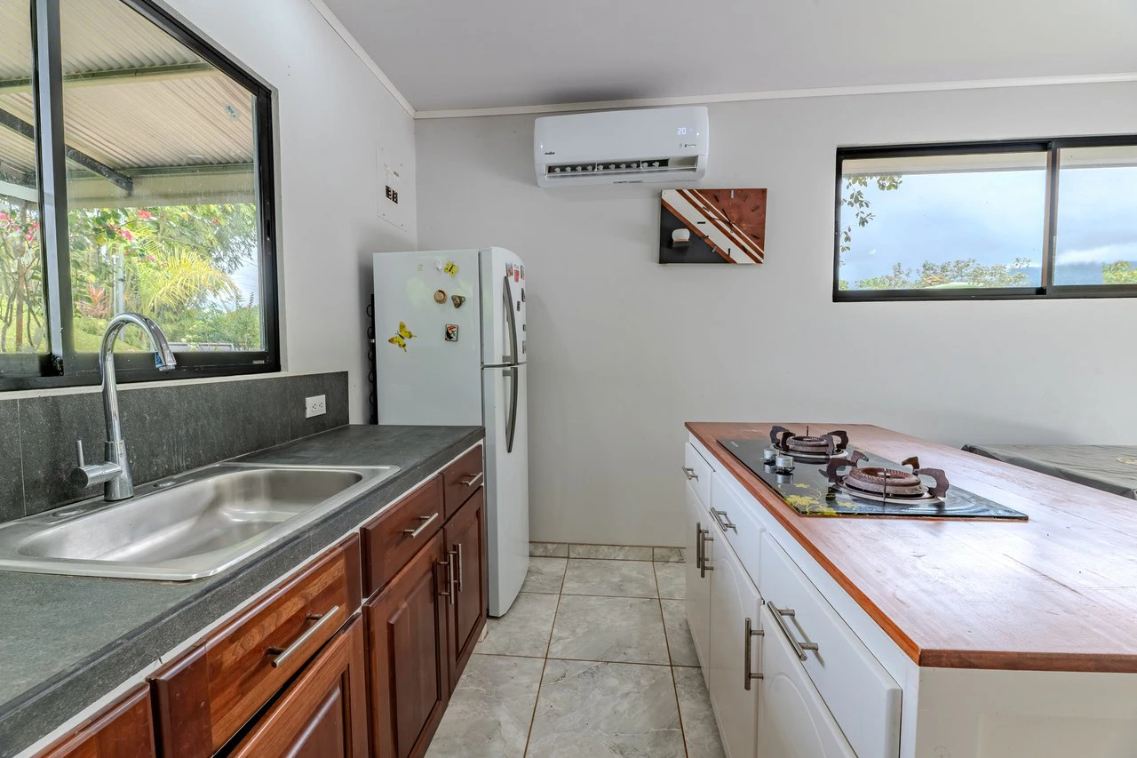Multi-Family Compound, 4 Fully Furnished Units | 15 Minutes to the Beach - Gallery image 15