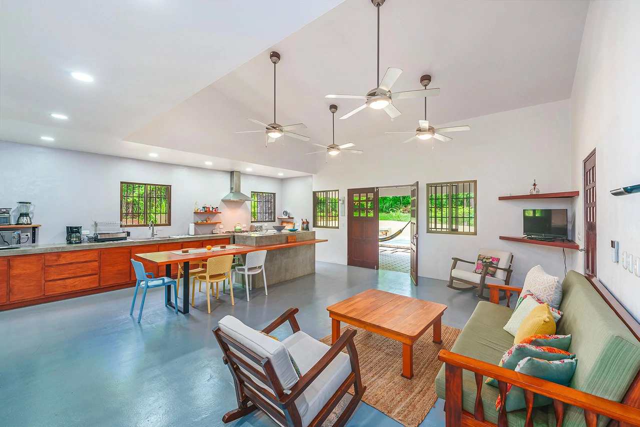 Campo de Sueños: Fresh 3BR Beach Home & Pool on 3/4 Acre - Gallery image 15