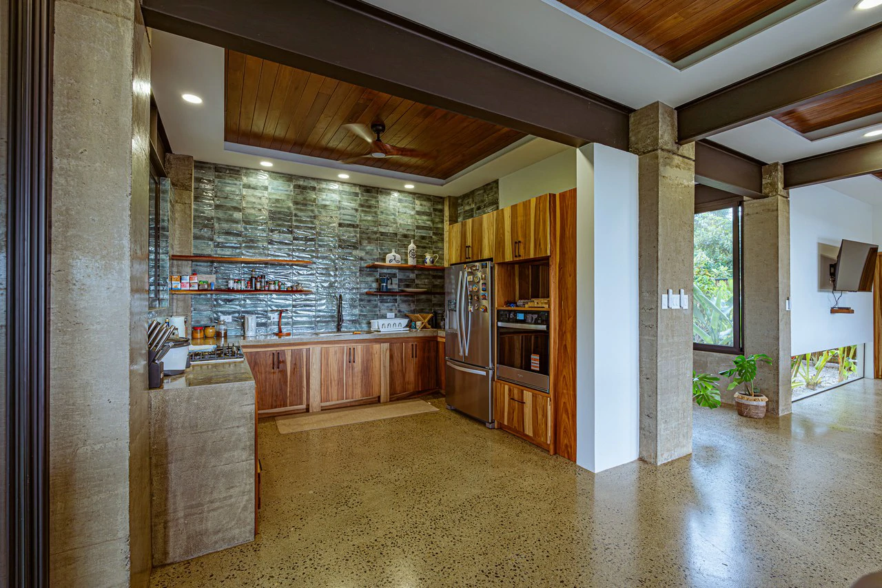 Casa Las Brisas Stunning Whale’s Tail Ocean View Home in Uvita - Gallery image 31
