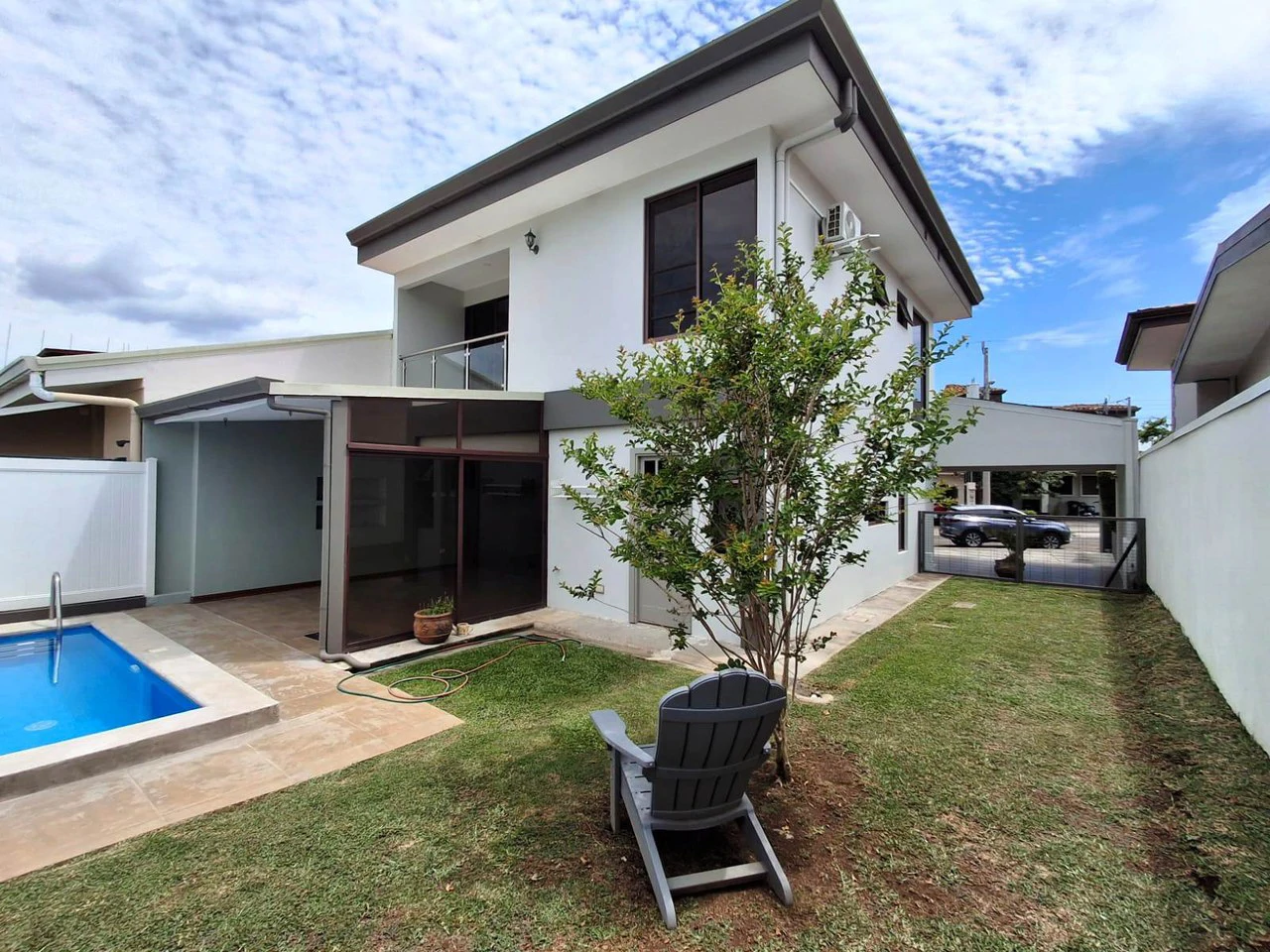 Move In Ready with private pool! - Gallery image 12