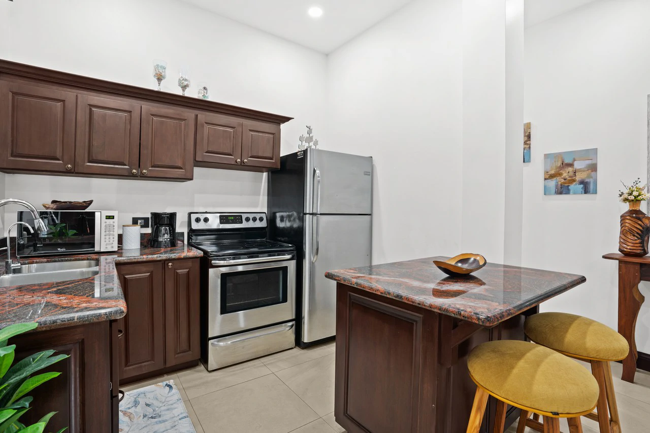 Pura Vida House: 6 bedroom 6 Bathroom Rental Juggernaut in Gated Community - Gallery image 35