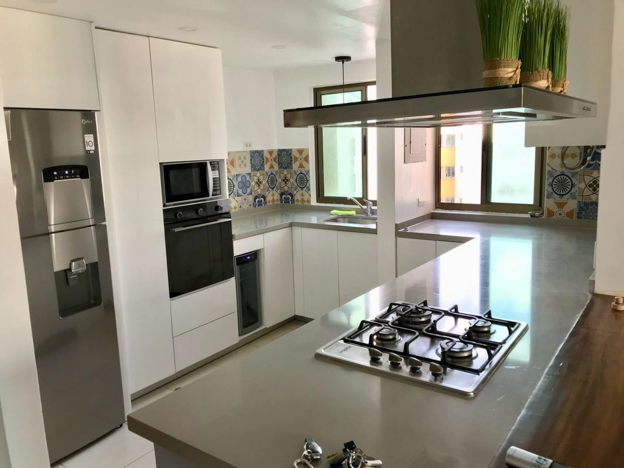 Apartment for Sale in Pacific Wind, Steps from Multiplaza Mall with Spectacular City Views - photo 3