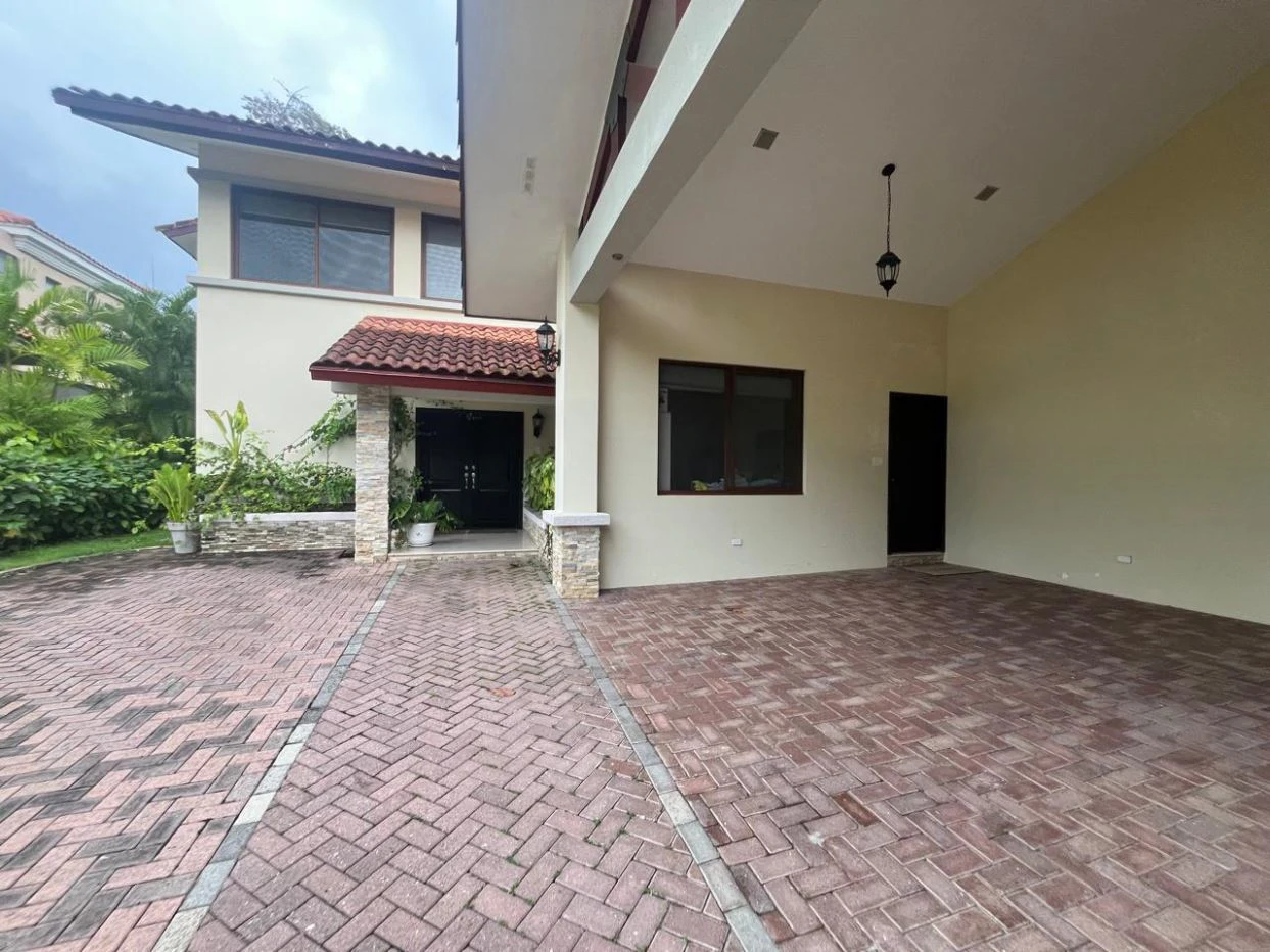 House for Sale in Clayton in Senderos de Cruces - photo 3