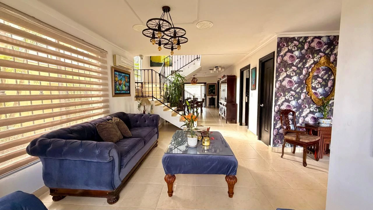 HOUSE FOR SALE RESIDENTIAL PASEO DORADO, CONDADO DEL REY