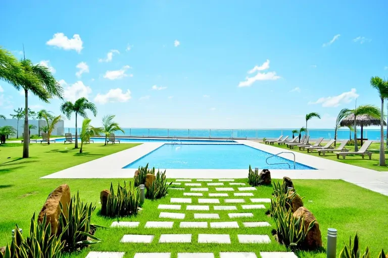 Sale in Royal Palm, Ocean View, Malibu