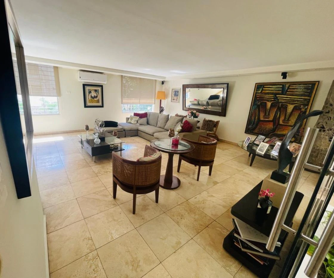 House for Sale in the Heart of Obarrio
