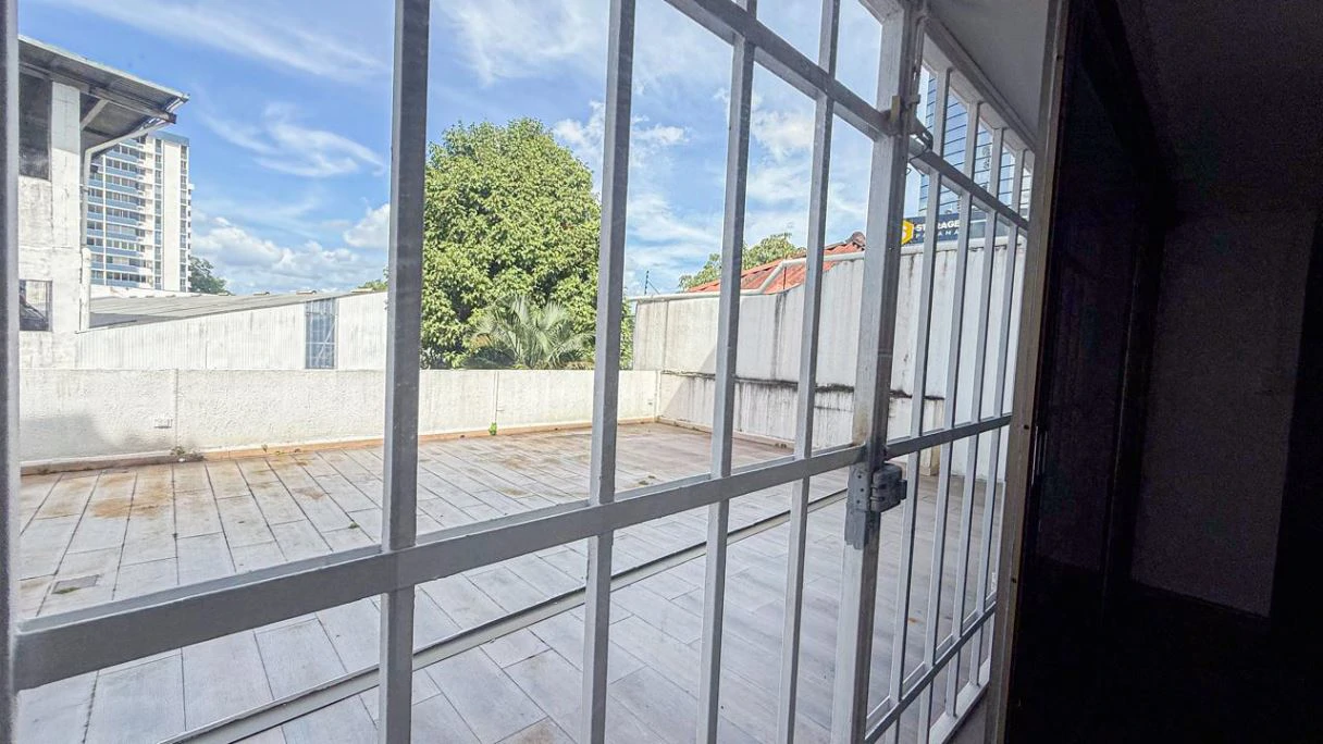 4-Level House for Sale in La Alameda - photo 33