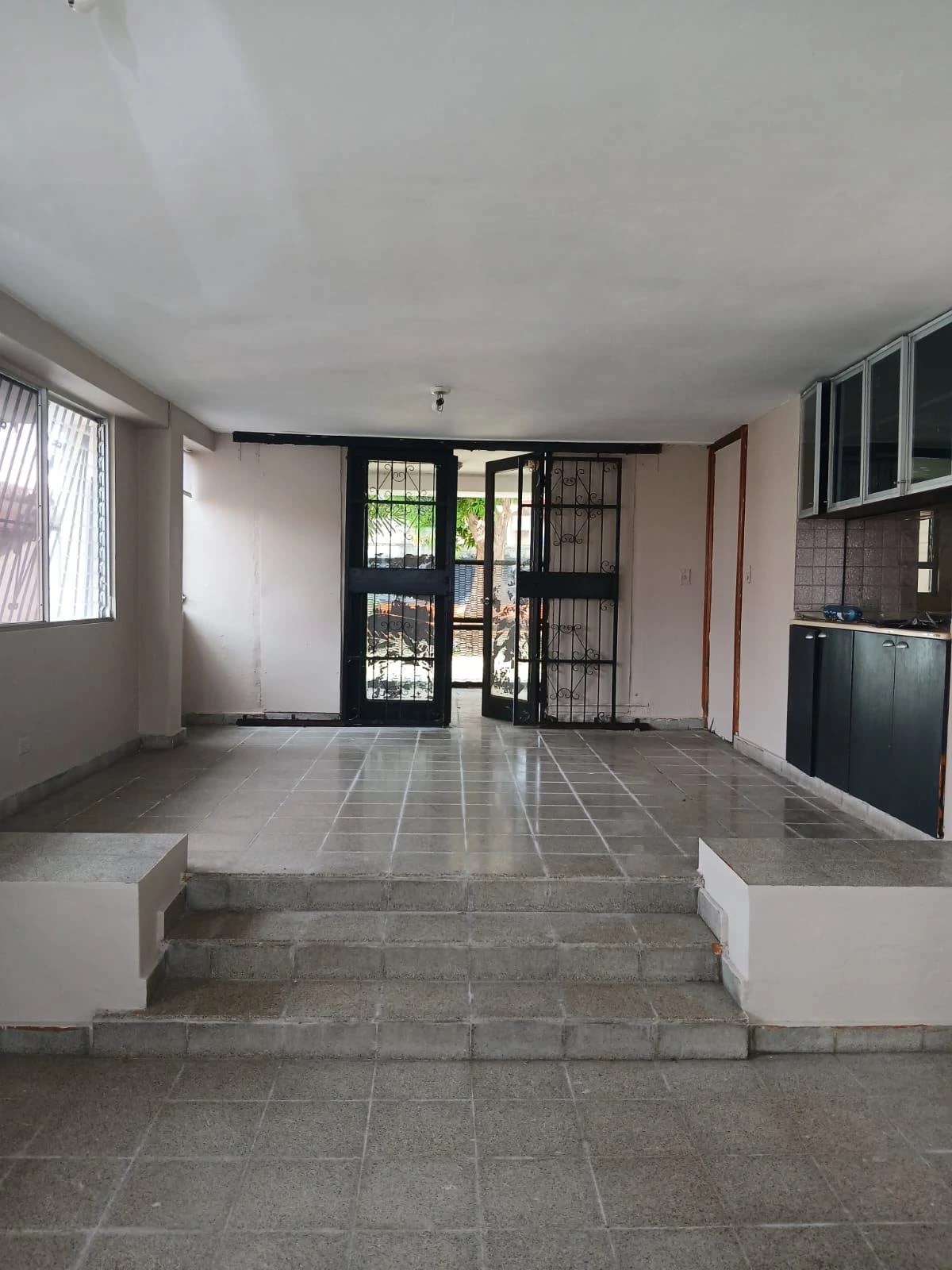 House for Sale in Bethania | Strategic Location with Exceptional Investment Potential - photo 3