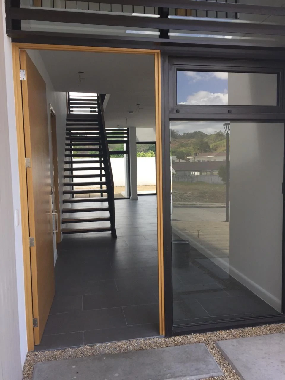 Contemporary House in BarrioAlto "Chapera" | Spacious Living & Privacy in Altos de Panamá - photo 4