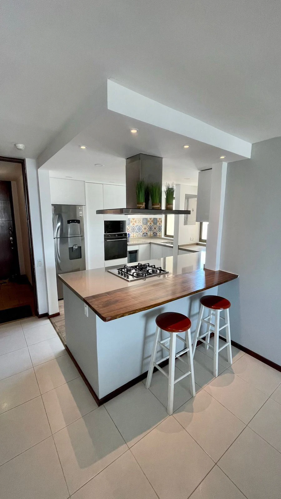 Apartment for Sale in Pacific Wind, Steps from Multiplaza Mall with Spectacular City Views - photo 4