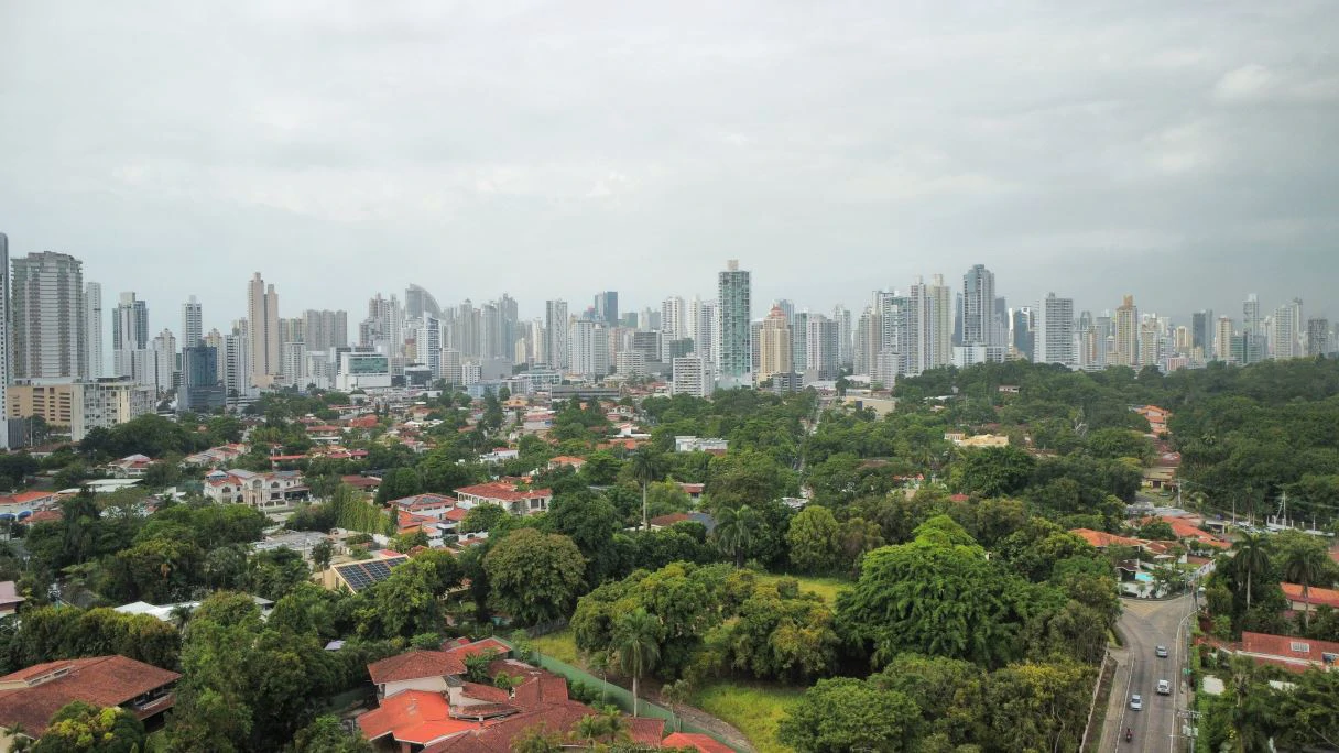 2. Luxury Residence in Altos de Golf, Panama City - photo 35