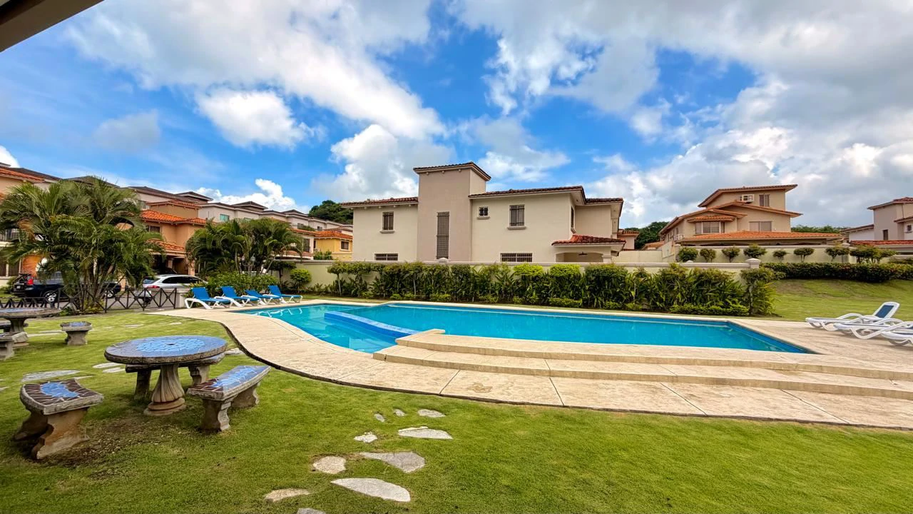 HOUSE FOR SALE RESIDENTIAL PASEO DORADO, CONDADO DEL REY - photo 20