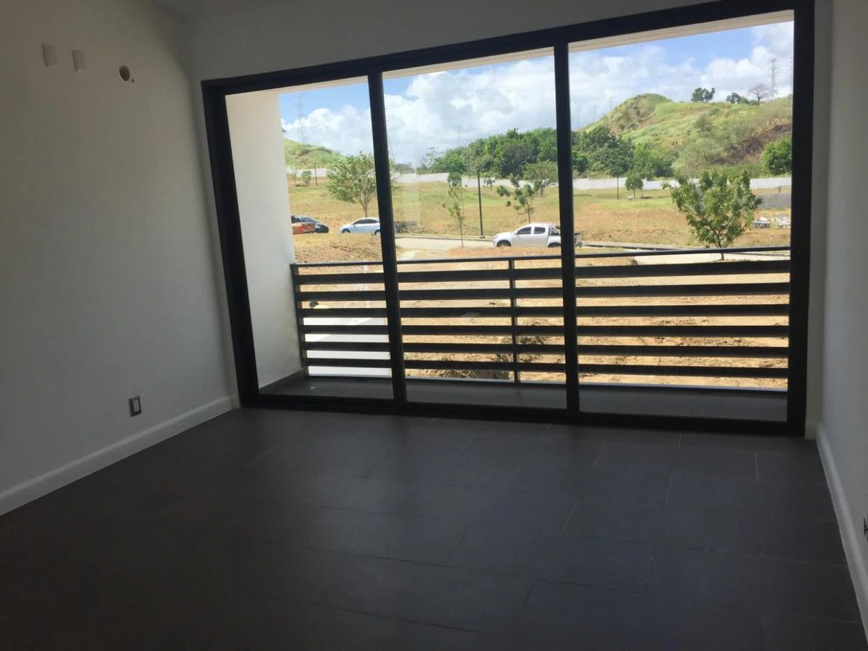 Contemporary House in BarrioAlto "Chapera" | Spacious Living & Privacy in Altos de Panamá - photo 10