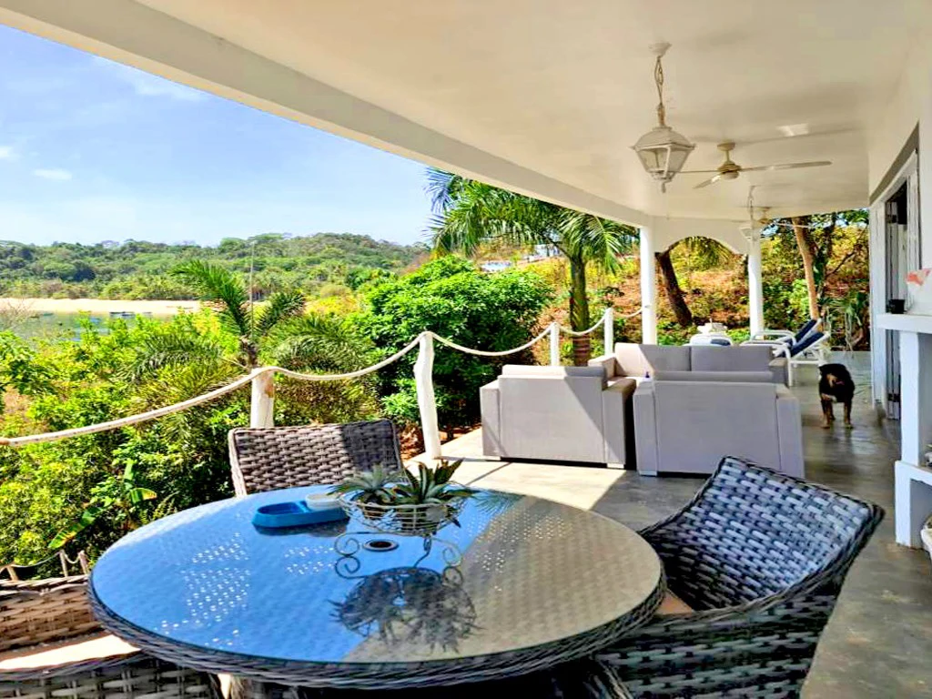 Spectacular Island Living at its Finest - photo 3