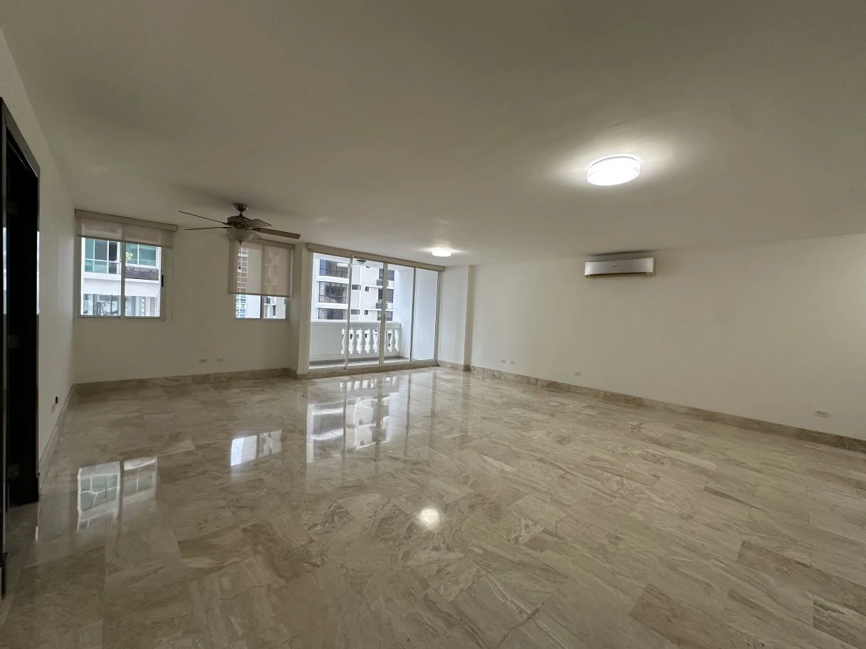 LIVE WITH SPACE AND LIGHT IN OBARRIO - 3-BEDROOM, 188 M² APARTMENT FOR SALE $299,000 - photo 2