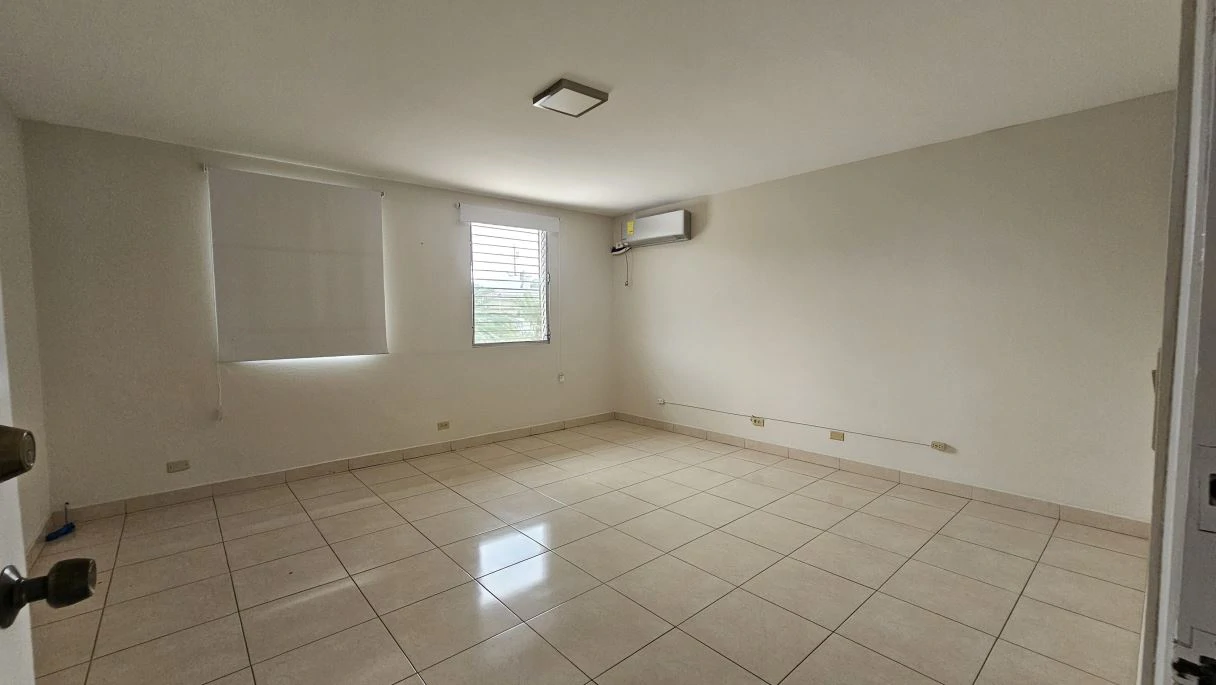 Spectacular 3-Level Residence in El Avance Betania! – Ample Space, Strategic Zoning & Income Potential. - photo 9