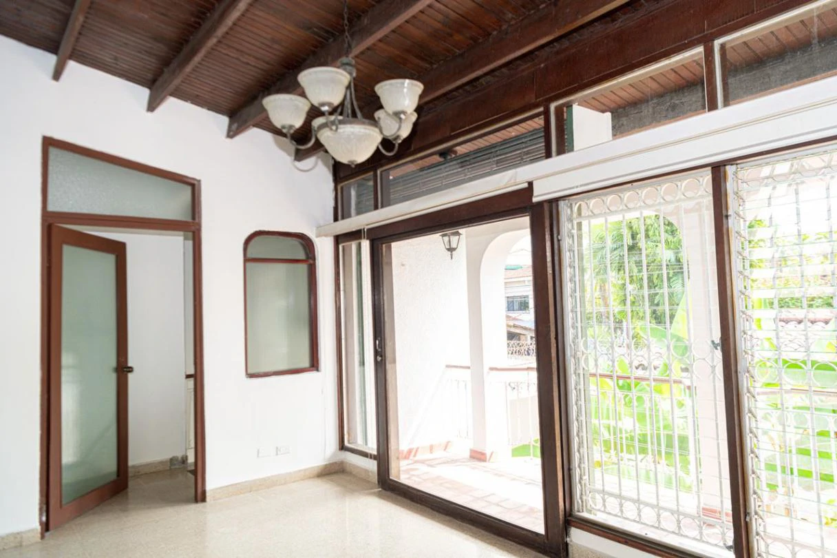 4-Level House for Sale in La Alameda - photo 6