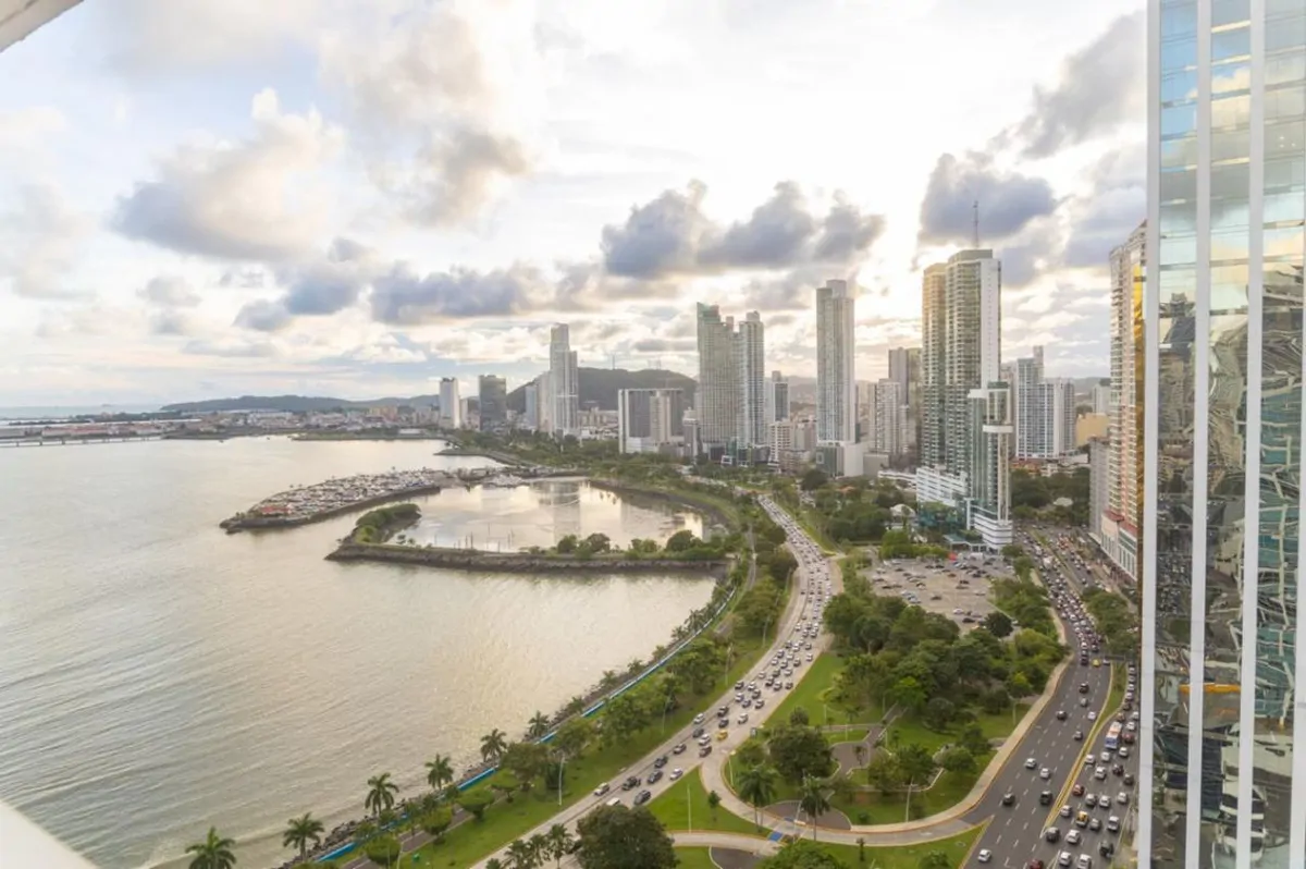 SALE AV BALBOA PH BAYFRONT TOWER