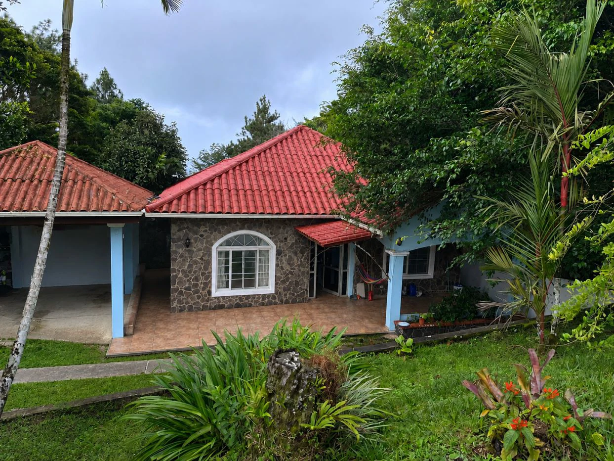 Mountain Home for Sale in Altos de Cerro Azul
