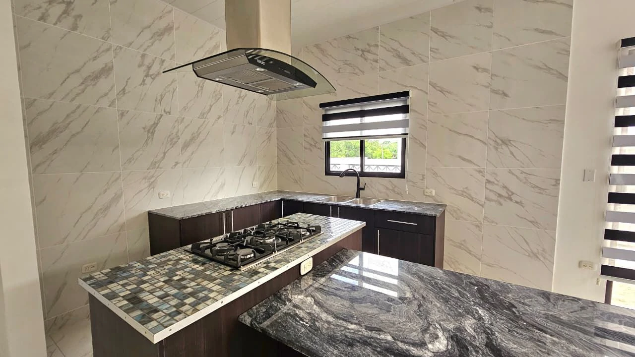 BRAND-NEW HOMES IN SANTIAGO DE VERAGUAS – PH JARDINES ESPINO DE LA ROSA - photo 7