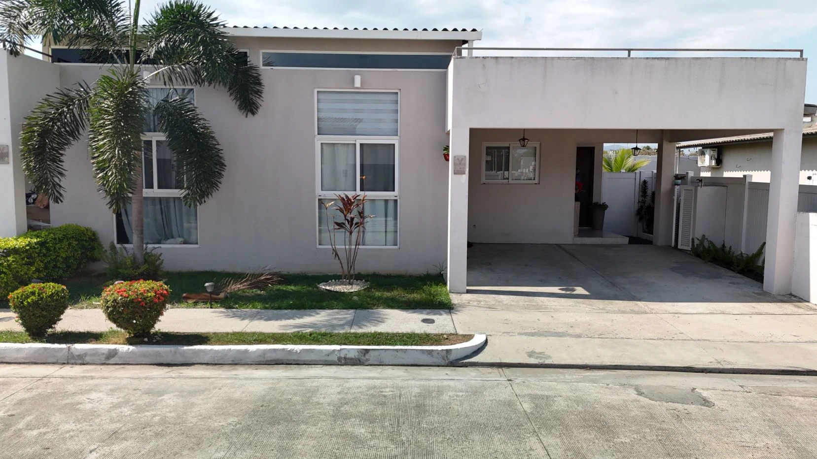 House for sale in Costa Sur - photo 2