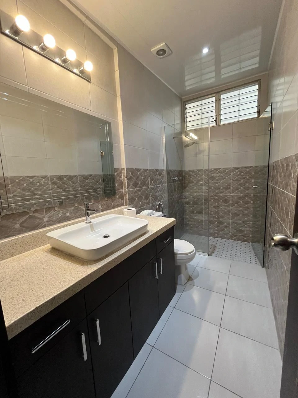 Renovated Luxury Residence in San Francisco – Move-in Ready - photo 8