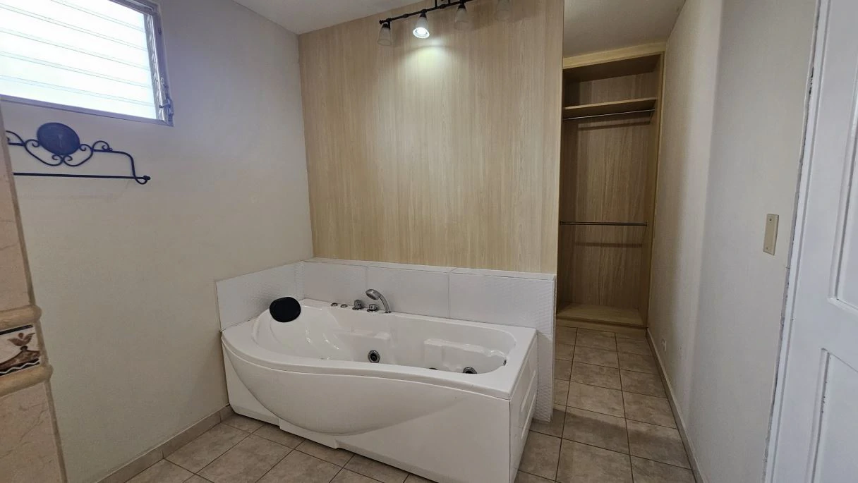 Spectacular 3-Level Residence in El Avance Betania! – Ample Space, Strategic Zoning & Income Potential. - photo 7