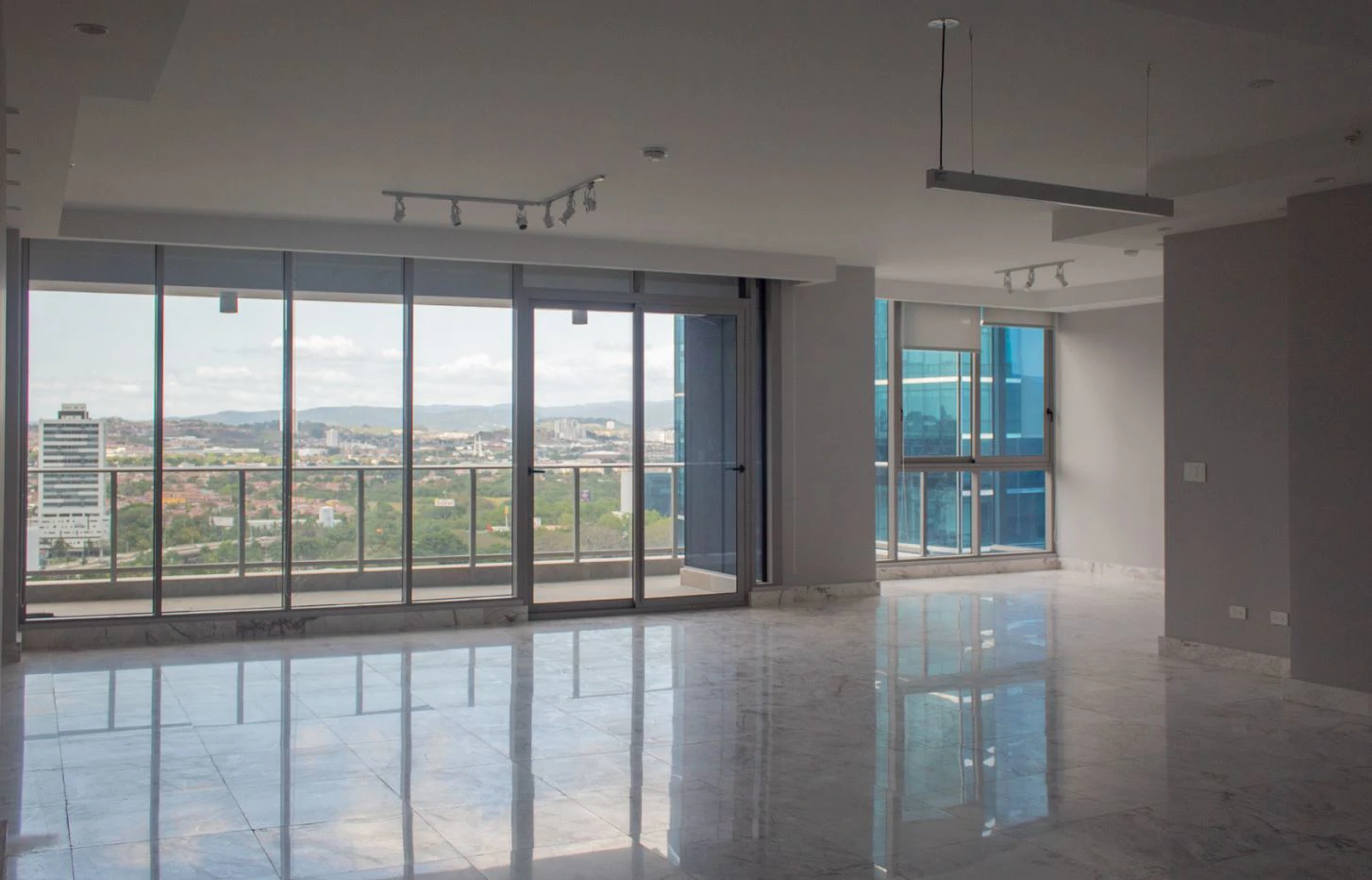 PH REGALIA | Own a Prestigious Oceanfront Residence in Costa del Este, Panama City - photo 21