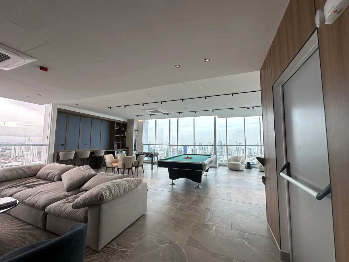 WHERE CITY LIFE “BLOOMS” | 54 M² 2-BEDROOM ON VÍA ESPAÑA FOR $169,980 - photo 17