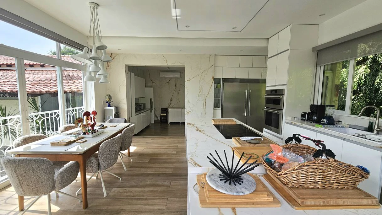 2. Luxury Residence in Altos de Golf, Panama City - photo 20