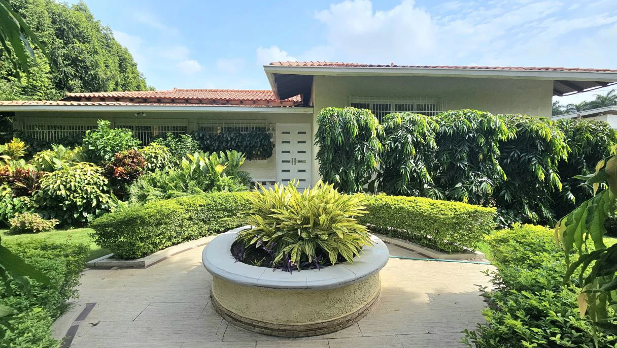 2. Luxury Residence in Altos de Golf, Panama City - photo 28