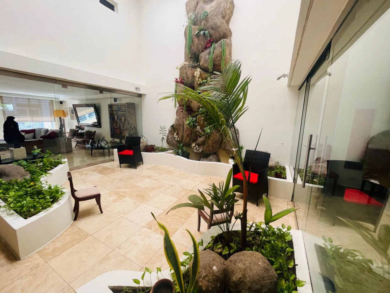 House for Sale in the Heart of Obarrio - photo 3