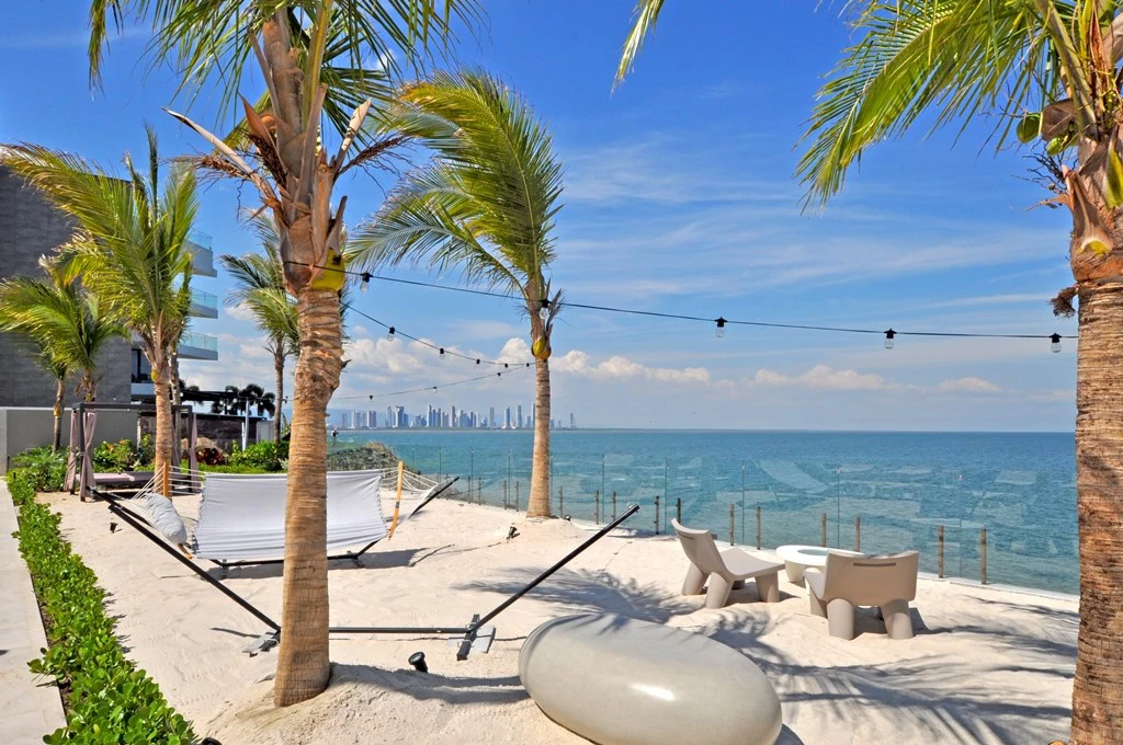 Seascape - Ocean Reef Island