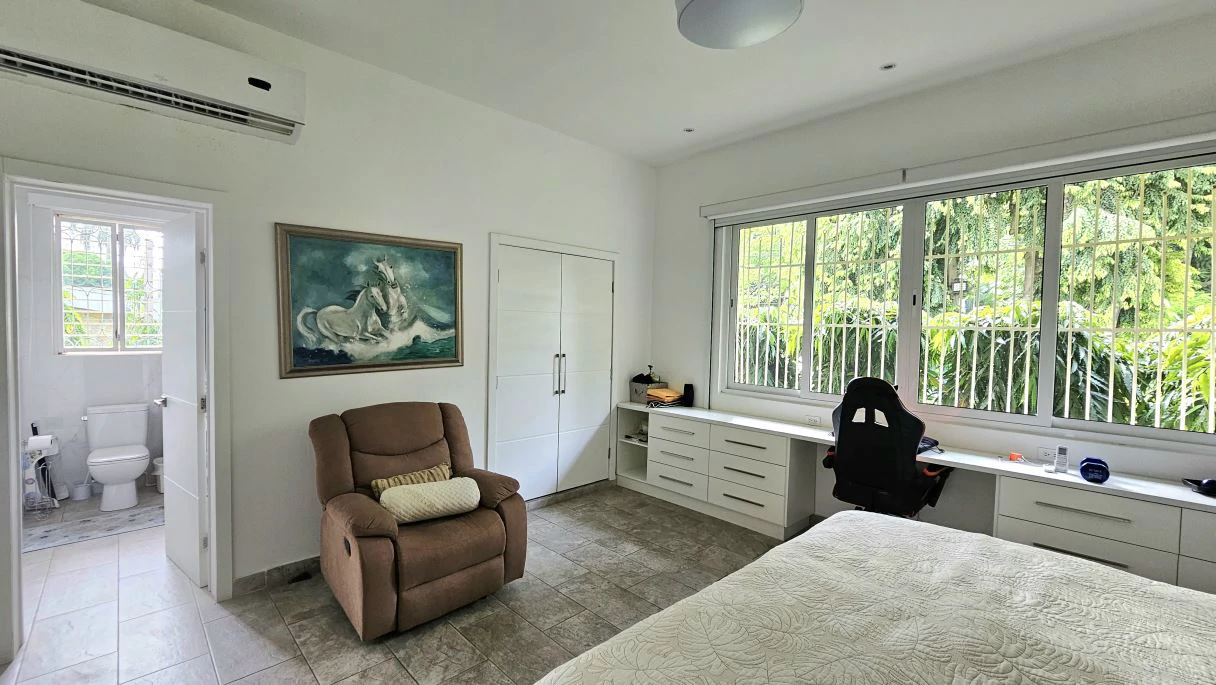 2. Luxury Residence in Altos de Golf, Panama City - photo 14