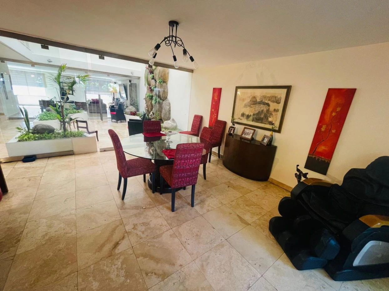 House for Sale in the Heart of Obarrio - photo 4