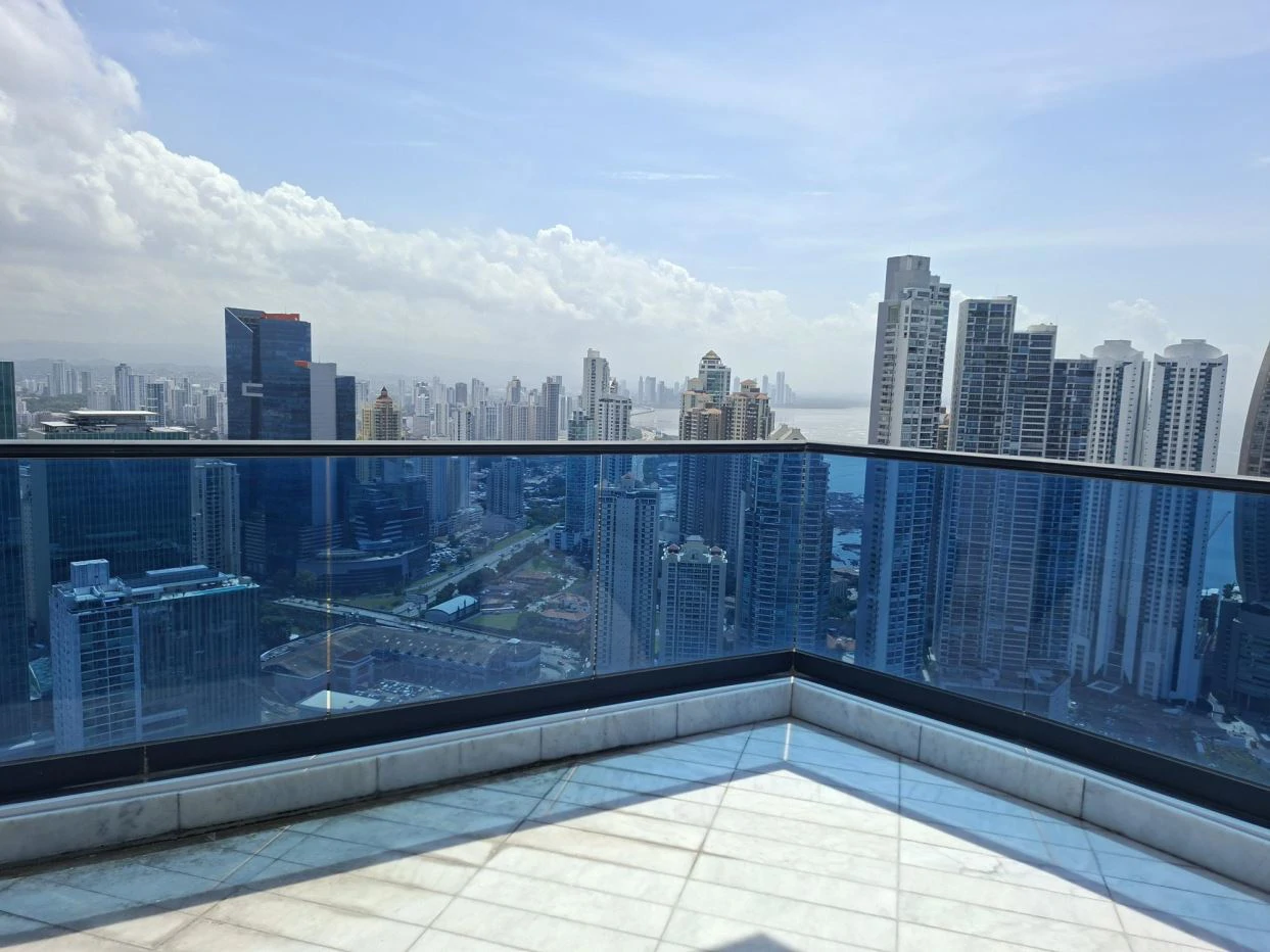 FOR SALE- Penthouse in Punta Paitilla, Panama City, Panama - photo 3