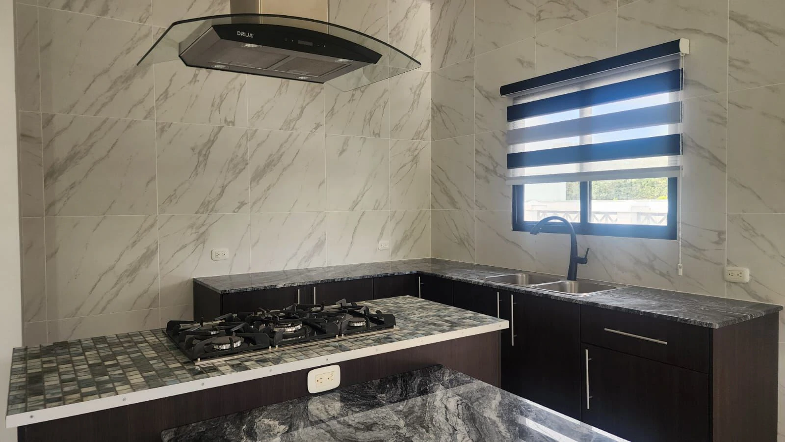 HOUSE FOR SALE IN JARDINES ESPINO DE LA ROSA – SANTIAGO DE VERAGUAS - photo 5