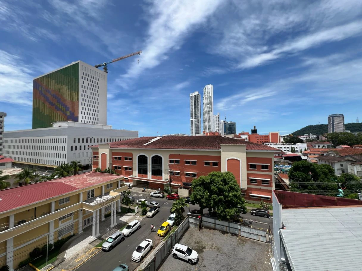 Modern Unit in Alexa - Prime City Access Bella Vista Cinta Costera - photo 14