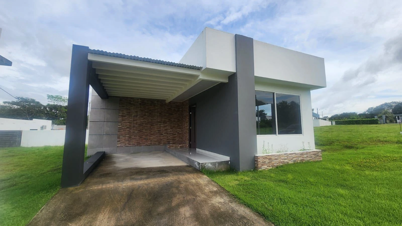 HOUSE FOR SALE IN JARDINES ESPINO DE LA ROSA – SANTIAGO DE VERAGUAS