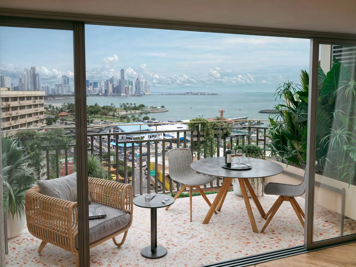 CENTRAL PROJECT – STEPS AWAY FROM CASCO VIEJO - photo 3
