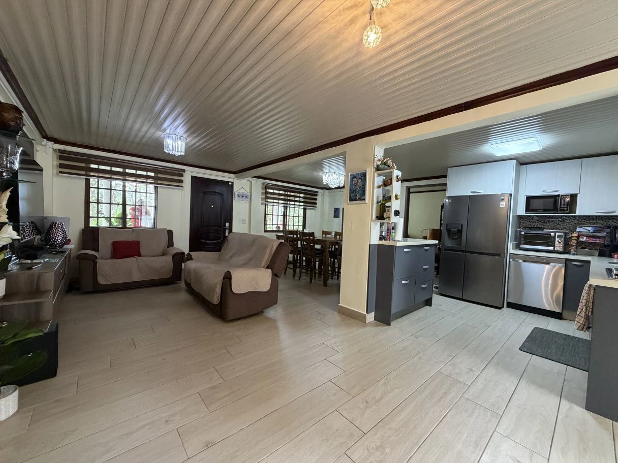 House for Sale in Los Altos de Cerro Azul - photo 6