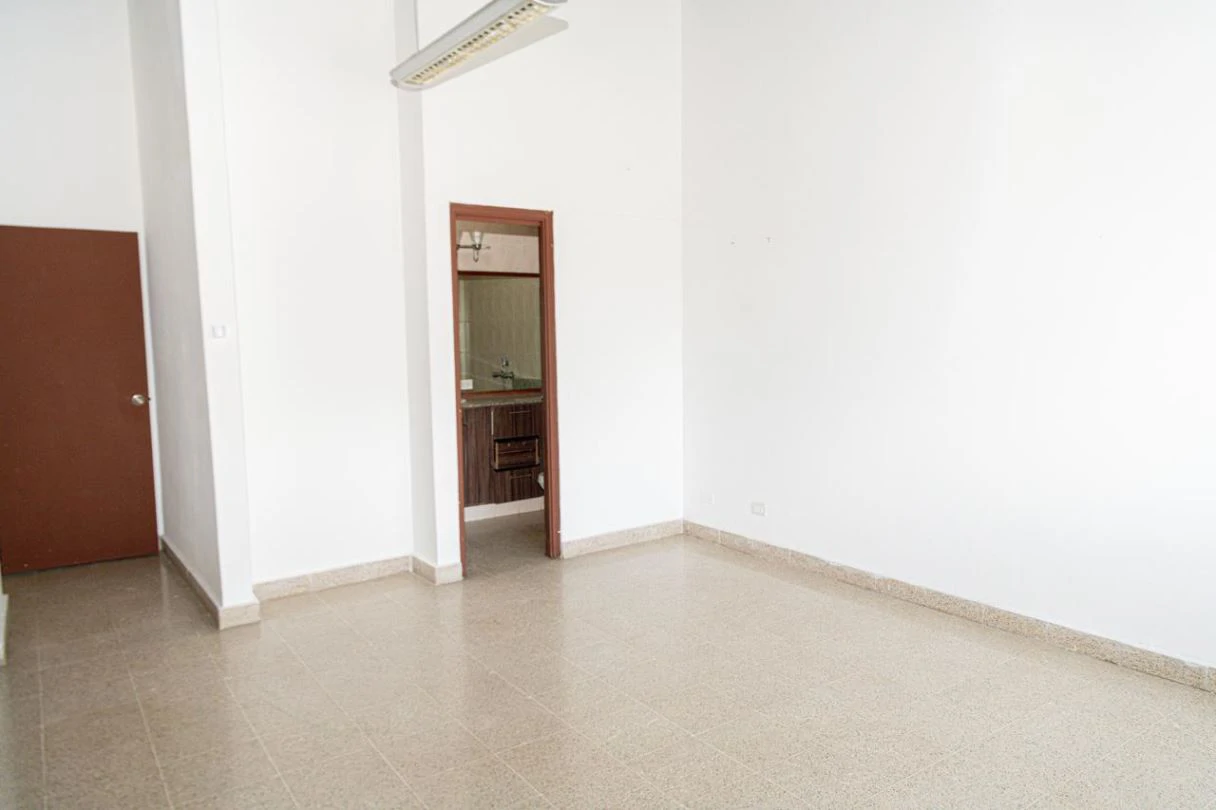 4-Level House for Sale in La Alameda - photo 13
