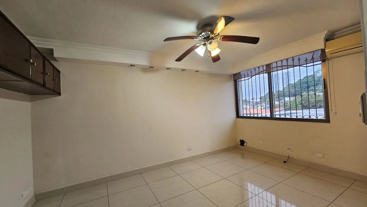 Spectacular 3-Level Residence in El Avance Betania! – Ample Space, Strategic Zoning & Income Potential. - photo 10