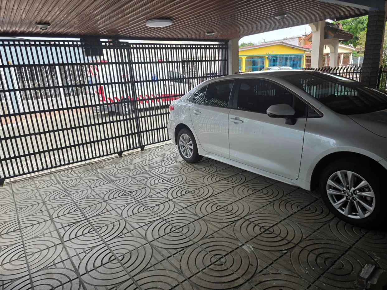 House for Sale in Santa Elena Residential Community – Parque Lefevre - photo 2