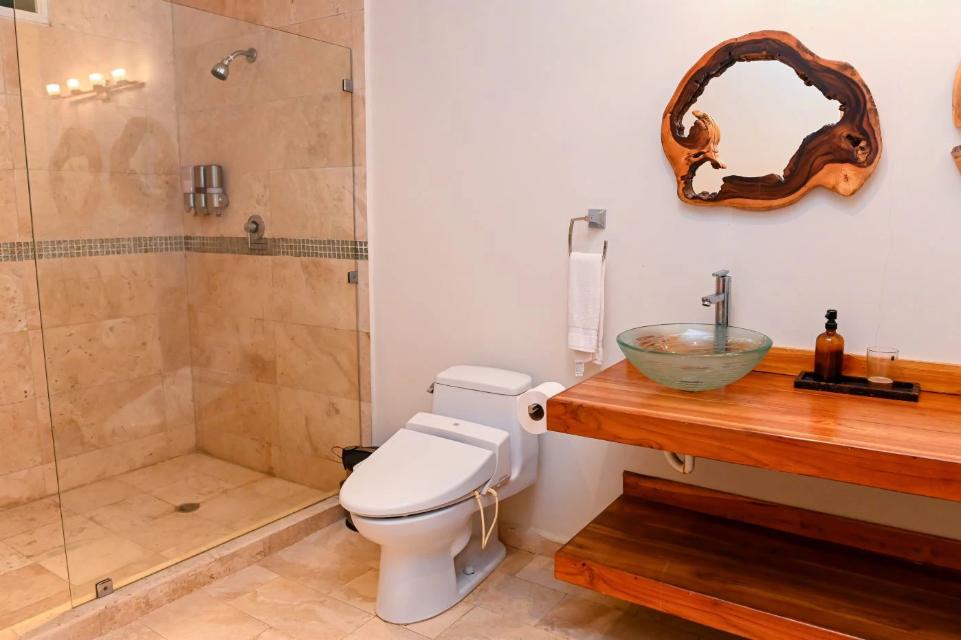 Boutique Hotel / Ecolodge for Sale in Cerro Azul – Investment Opportunity - photo 13