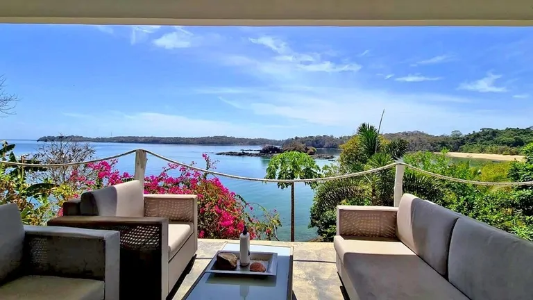 Spectacular Island Living at its Finest
