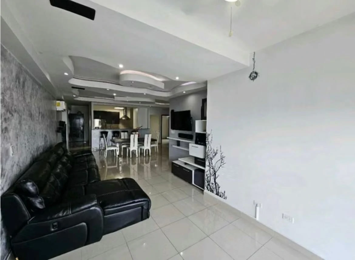 Apartment for Sale in San Francisco - photo 3