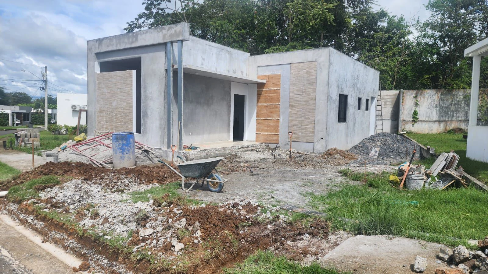 HOUSE FOR SALE IN JARDINES ESPINO DE LA ROSA – SANTIAGO DE VERAGUAS - photo 10