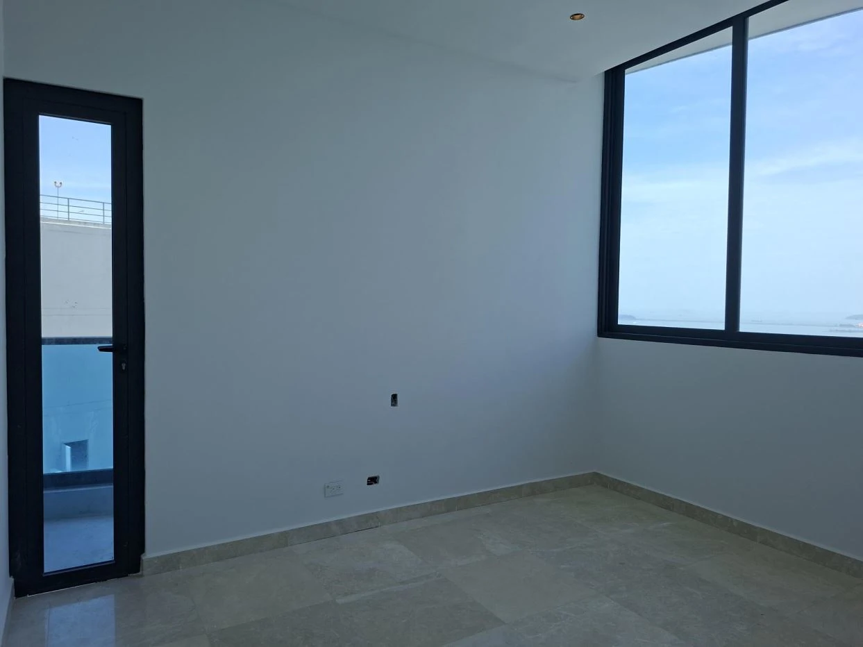 FOR SALE- Penthouse in Punta Paitilla, Panama City, Panama - photo 12