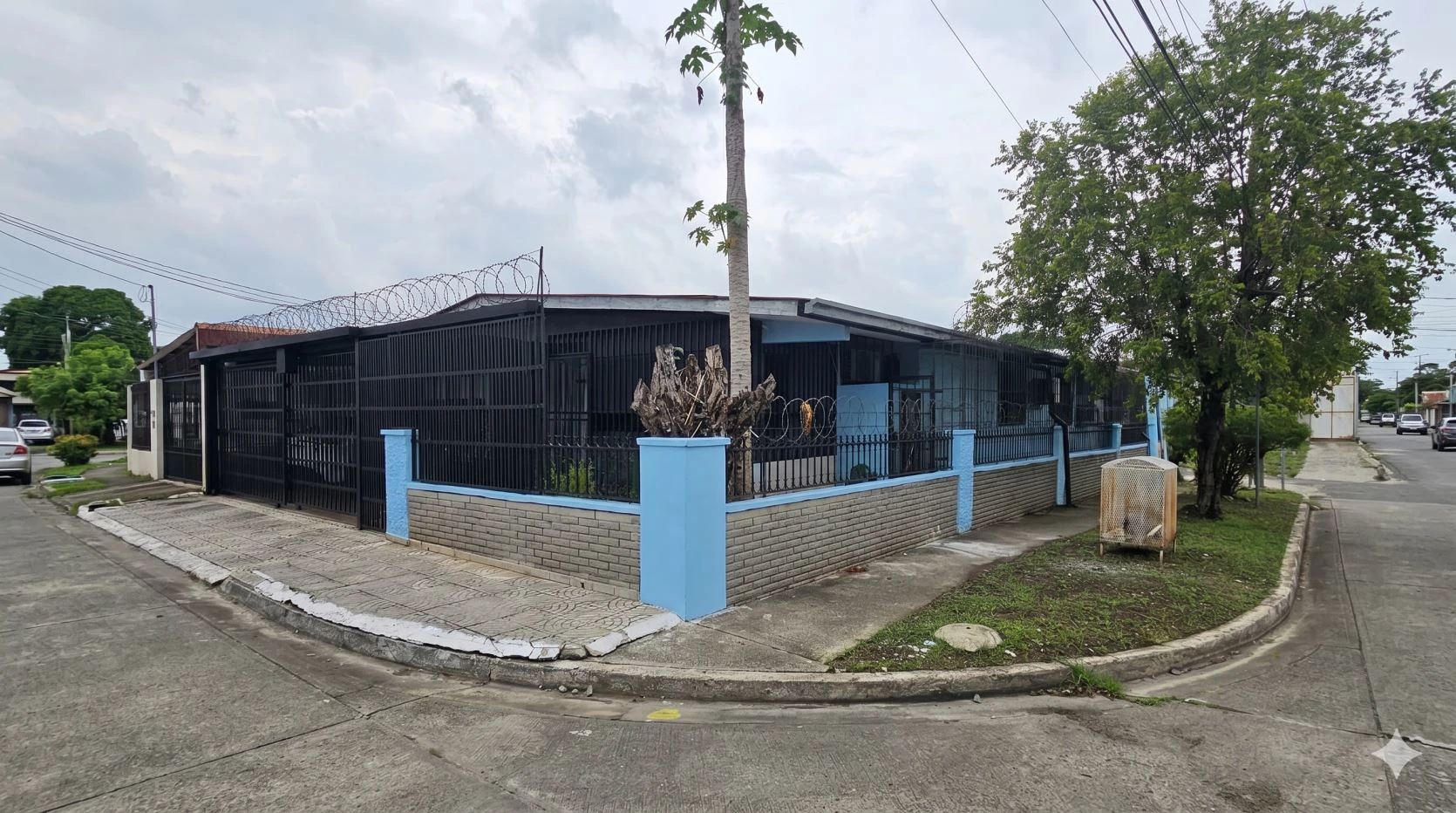 House for Sale in Santa Elena Residential Community – Parque Lefevre